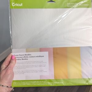 Cricut Metallic Poster Board Set - White, Pink, Gold, Silver